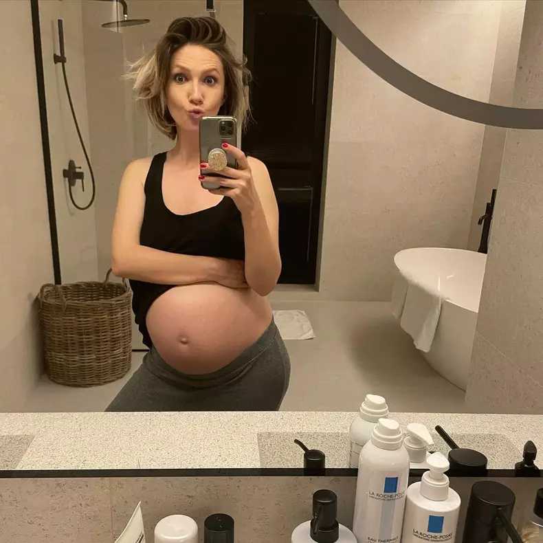 Adela Popescu și-a luat bonă filipineză pentru al treilea copil. „N-am vrut o tinerică”