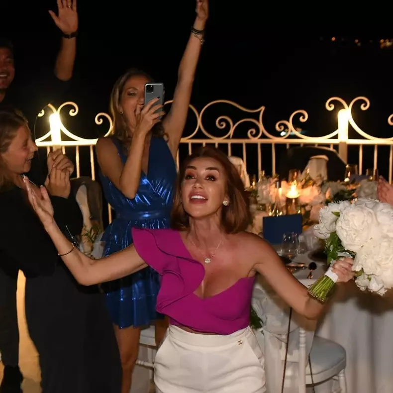 Denisa Tănase, solista de la Bambi, s-a căsătorit în secret.