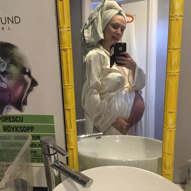 Adela Popescu, amintiri de la prima sarcina (1)