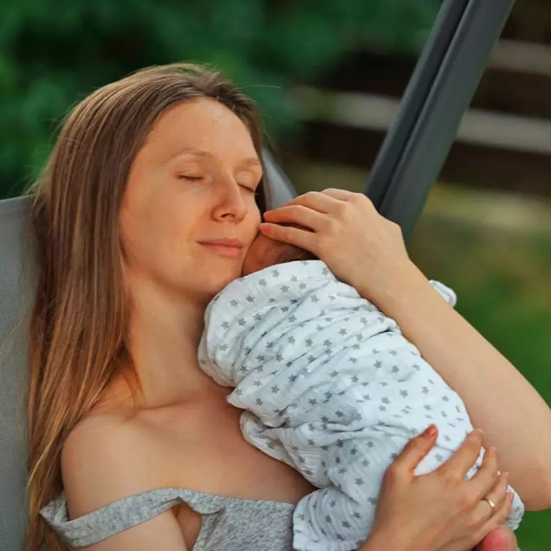 Adela Popescu, amintiri de la prima sarcina (2)