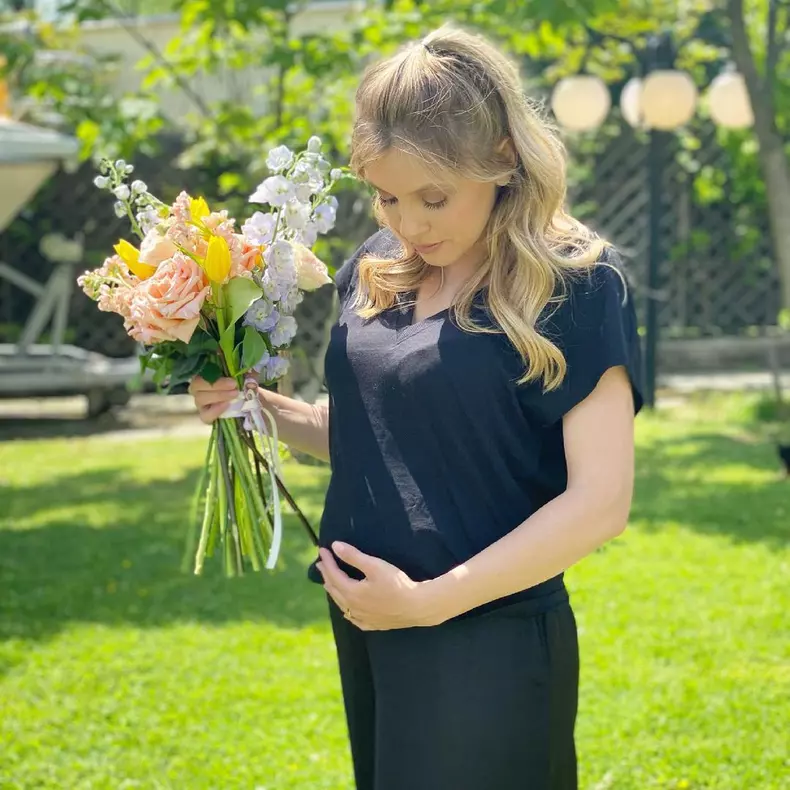 Andreea Ibacka, ședință foto în vacanță. Însărcinată în al doilea trimestru, actrița a plecat în Grecia (2)