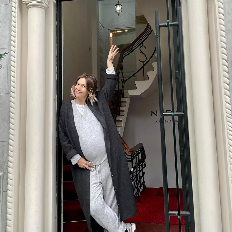 Ce a descoperit Adela Popescu, însărcinată în 8 luni, la ultima ecografie (2)