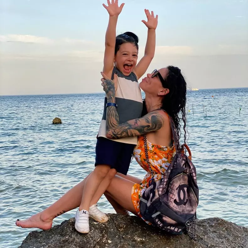 Roxana Vancea, însărcinată în aproape patru luni, poze în costum de baie în vacanța din Egipt. Fericire (4)