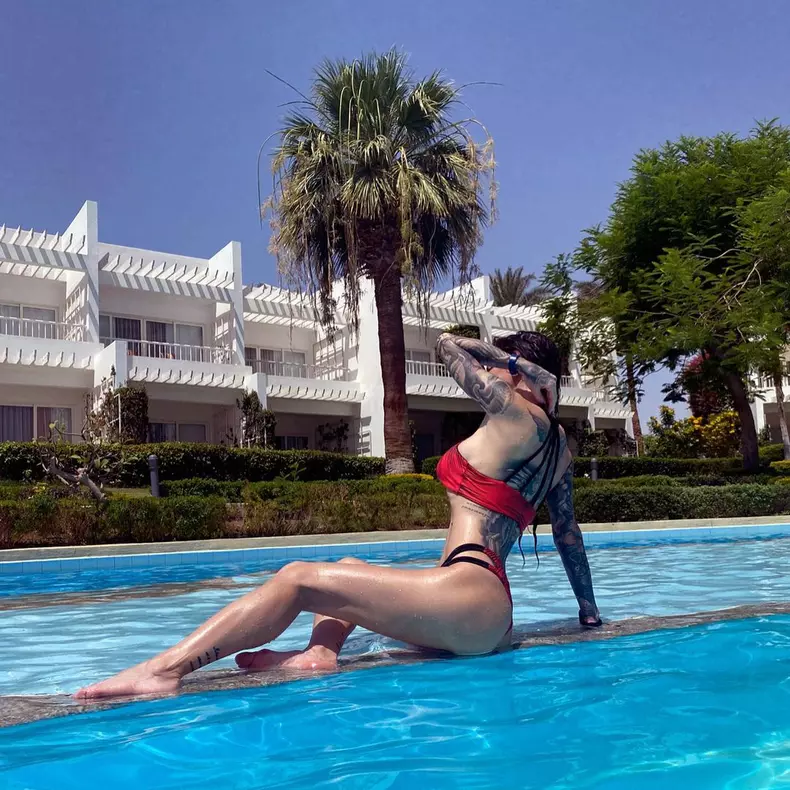 Roxana Vancea, însărcinată în aproape patru luni, poze în costum de baie în vacanța din Egipt. Fericire (6)