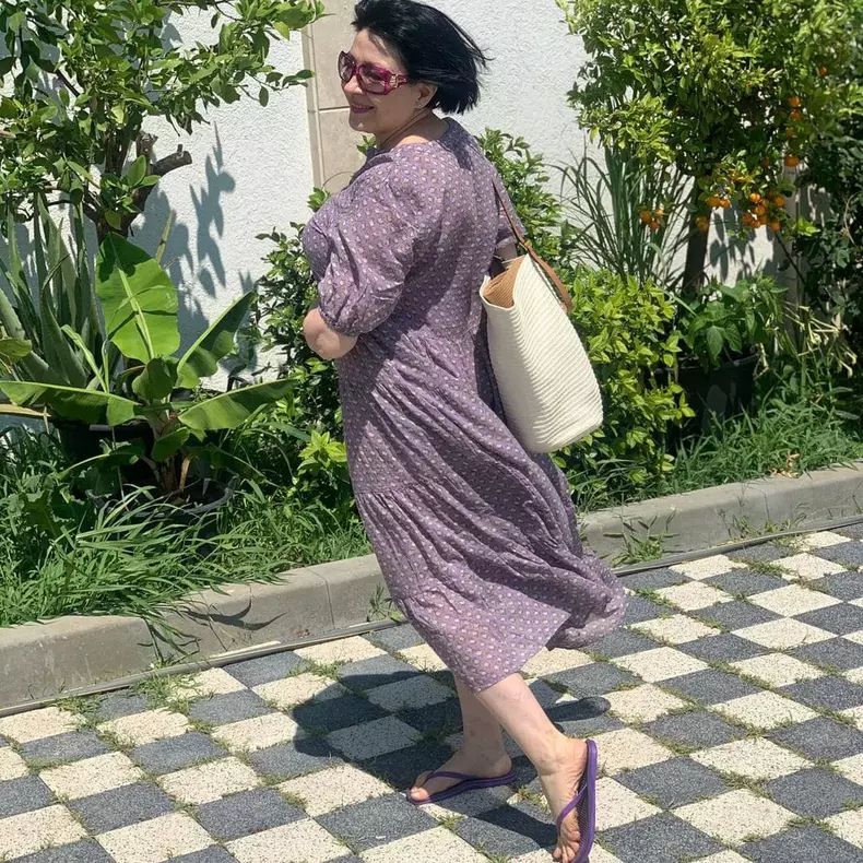 Neti Sandu se relaxează pe malul mării. Cu cine e în vacanță prezentatoarea horoscopului de la Pro TV (3)