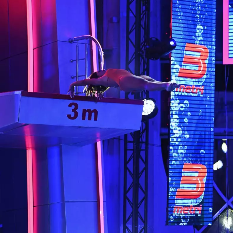 Natalia-Duminica-desemnata-a-doua-finalista-la-Splash-Vedete-la-apa-6