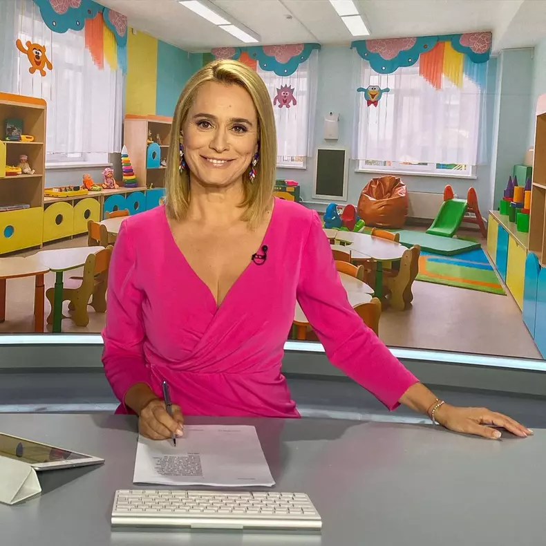 Un nou look pentru Andreea Esca. Cum arată acum prezentatoarea Știrilor de la Pro TV (8)