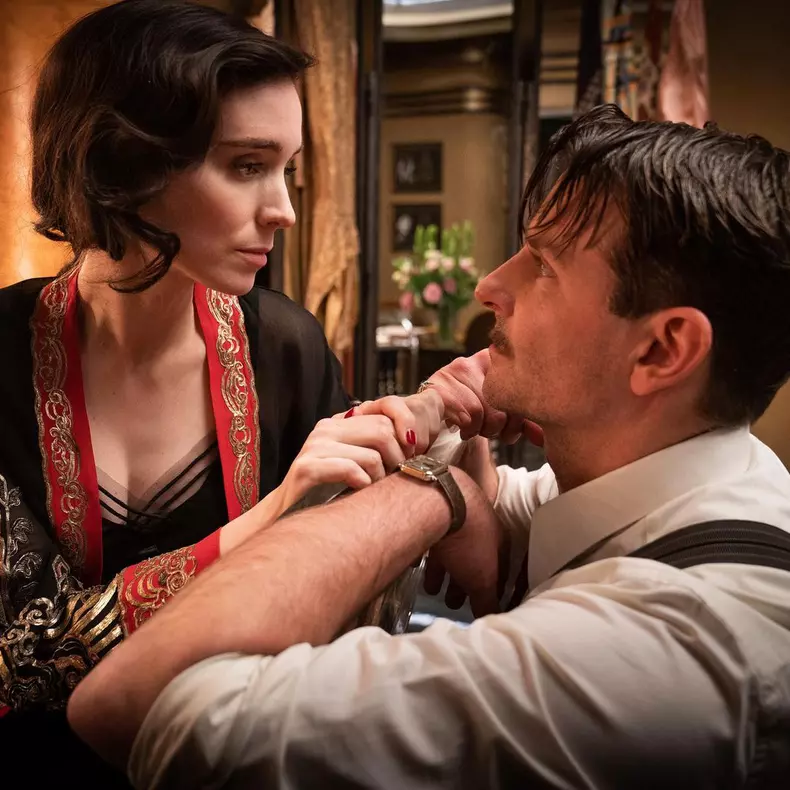 A-aparut-trailerul-la-„Nightmare-Alley-un-film-noir-semnat-de-Guillermo-del-Toro-3