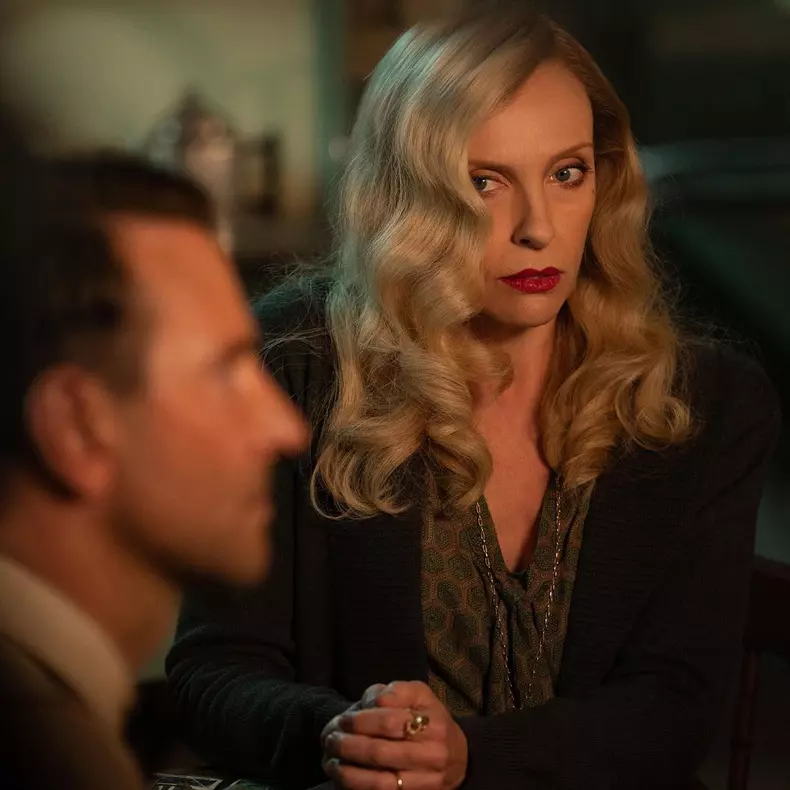 A-aparut-trailerul-la-„Nightmare-Alley-un-film-noir-semnat-de-Guillermo-del-Toro-5