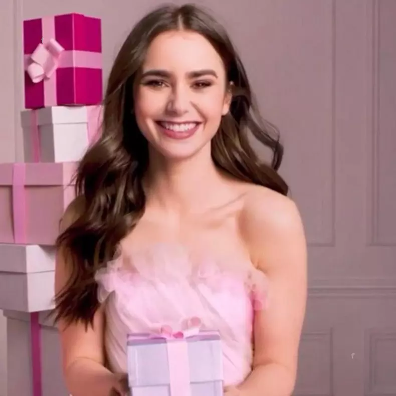 Lily Collins - Emily in Paris