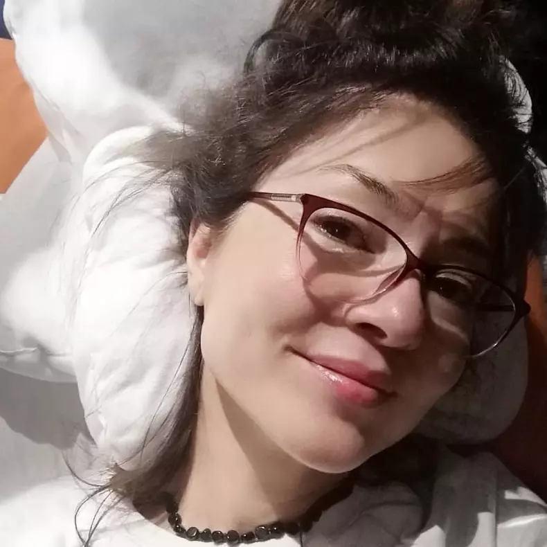 Oana-Sarbu-va-urca-pe-scena-alaturi-de-tatal-ei-cunoscutul-om-de-teatru-Romulus-Sarbu.-Ce-proiect-au-impreuna-1-1