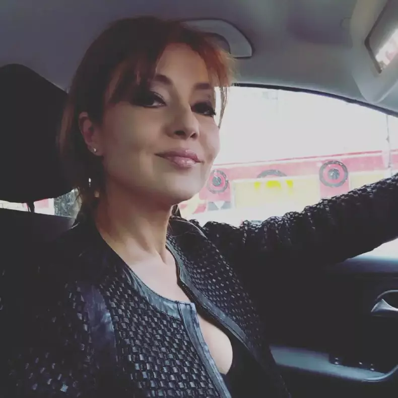 Oana-Sarbu-va-urca-pe-scena-alaturi-de-tatal-ei-cunoscutul-om-de-teatru-Romulus-Sarbu.-Ce-proiect-au-impreuna-1