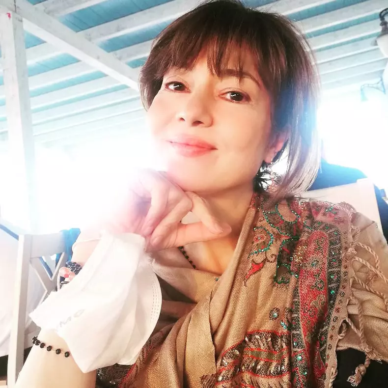 Oana-Sarbu-va-urca-pe-scena-alaturi-de-tatal-ei-cunoscutul-om-de-teatru-Romulus-Sarbu.-Ce-proiect-au-impreuna-5