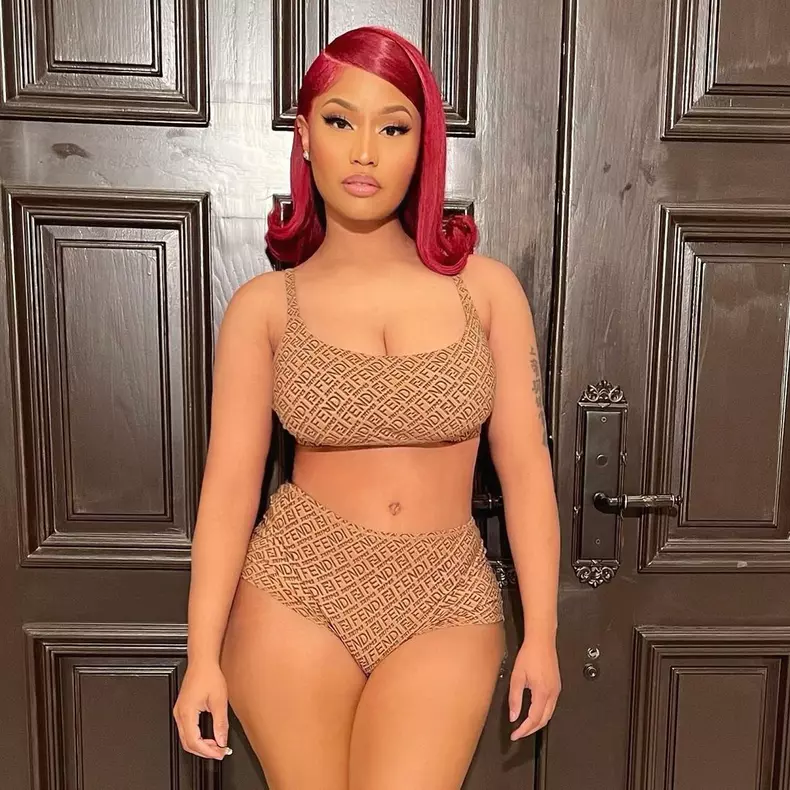 Nicki-Minaj-pictorial-incendiar-de-ziua-ei.-Fotografia-cea-mai-controversata-a-adunat-milioane-de-like-uri-in-timp-record-4