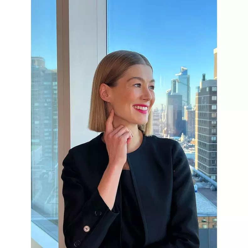 Rosamund-Pike-„Roata-Timpului-„The-Wheel-of-Time-1