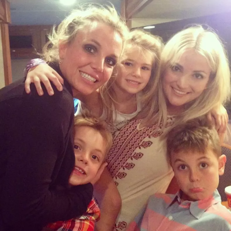 Familie ist doch das Wichtigste: Britney Spears geniesst die Zeit nach der Trennung von ihrem Verlobten mit ihren Soehnen, ihrer Schwester Jamie Lynn und ihrer Nichte // Family is so important: Britney Spears enjoys her freetime, after the breakup from her