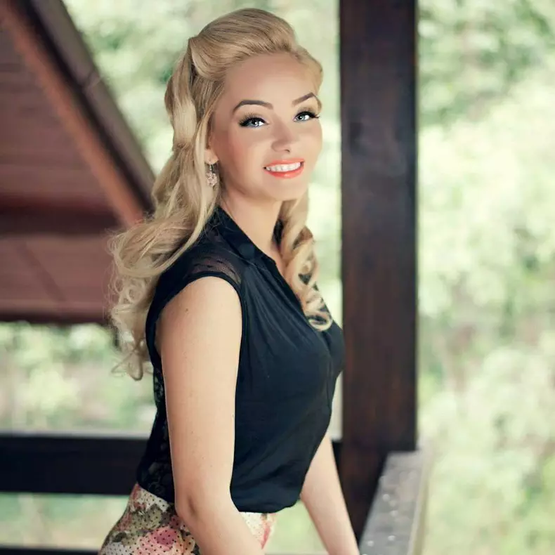 Ce-interventii-estetice-si-a-facut-Maria-Constantin