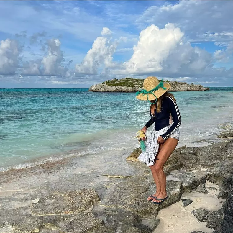 Cum-arata-Christie-Brinkley-in-costum-de-baie-la-67-de-ani-2