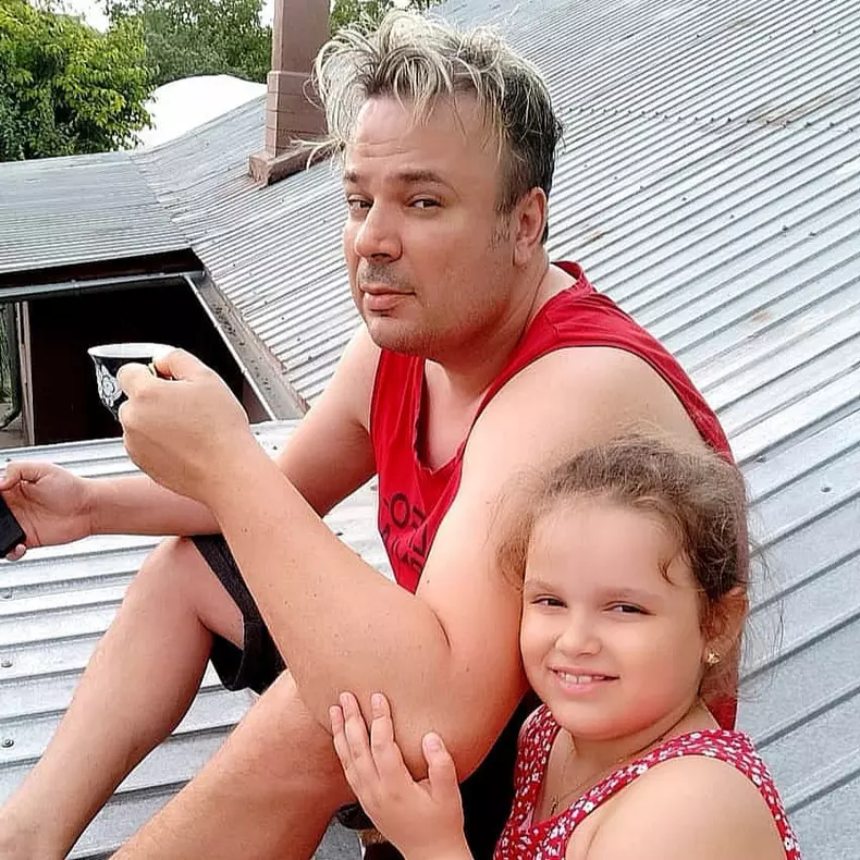 Cum-arata-sotia-lui-Dan-Helciug-4