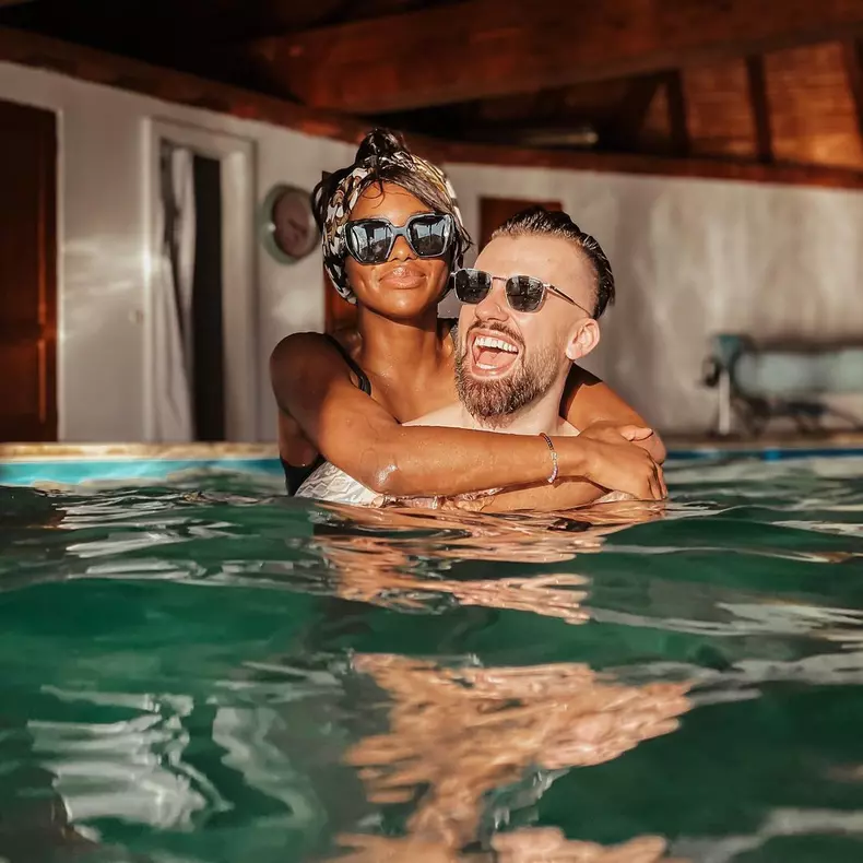 Cum reușește Naomi Hedman să se mențină în formă. Care e secretul iubitei lui Florin Ristei