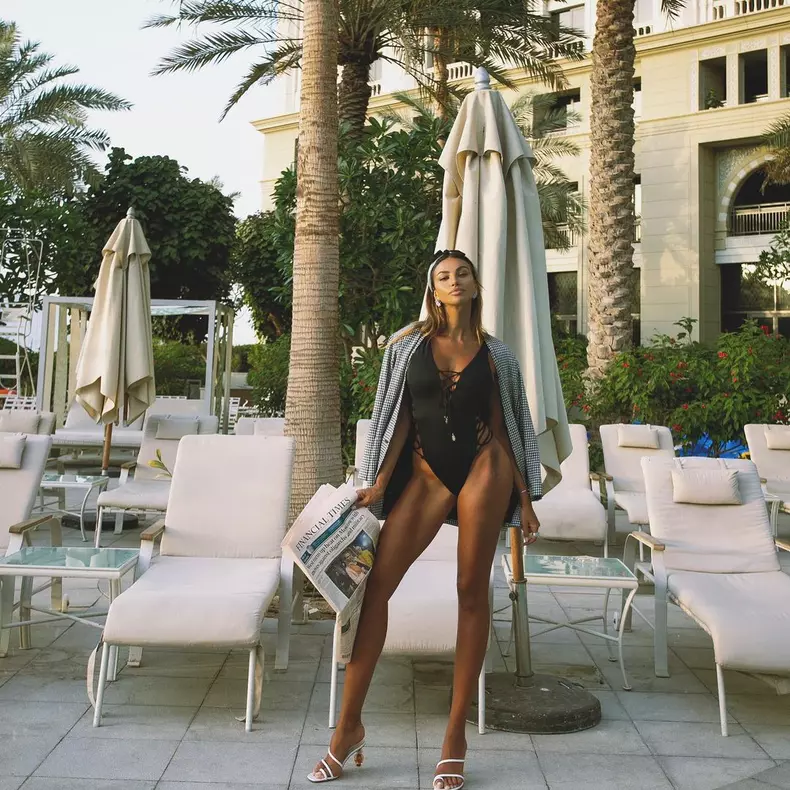 Imagini-rare-cu-Madalina-Ghenea-alaturi-de-fiica-si-de-mama-ei.-Destinatia-de-lux-unde-s-au-relaxat-3