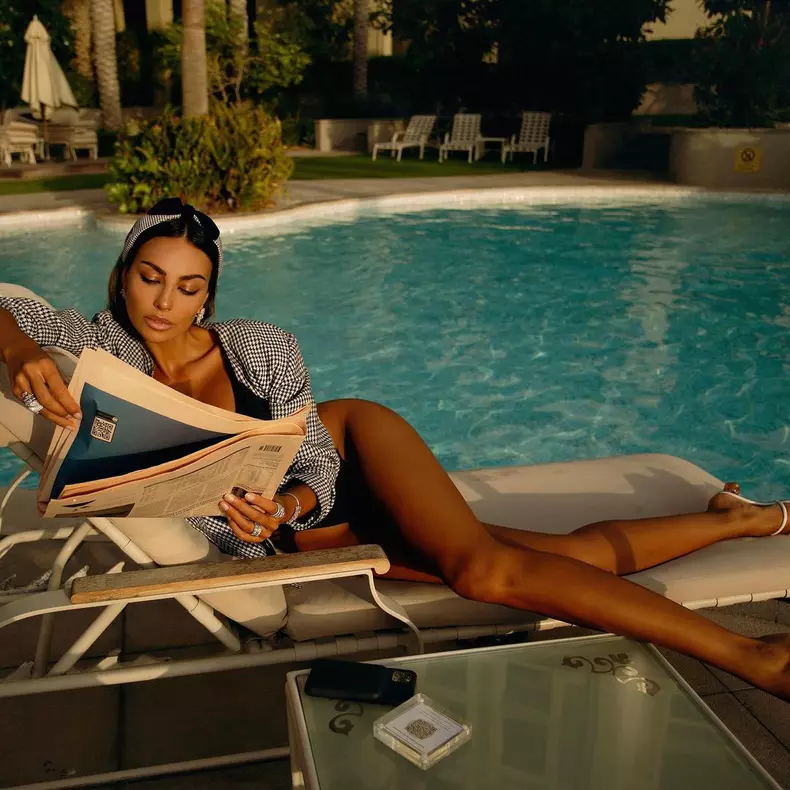 Imagini-rare-cu-Madalina-Ghenea-alaturi-de-fiica-si-de-mama-ei.-Destinatia-de-lux-unde-s-au-relaxat-6