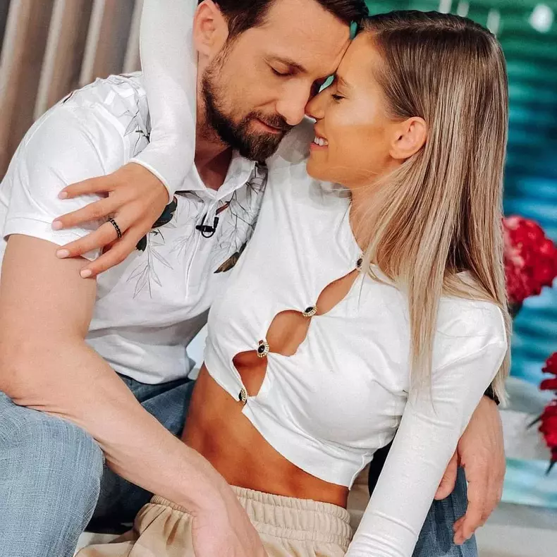 Prin-ce-a-trecut-Dani-Otil-din-cauza-lui-Razvan-Simion-si-a-lui-Mihai-Bobonete.-A-povestit-totul-in-direct-3