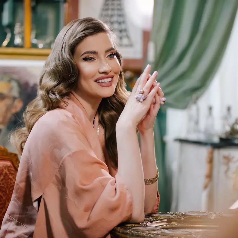 Ce dieta tine Iulia Albu