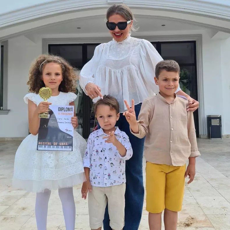 Mirela-Vaida-detalii-din-intimitatea-cu-sotul-ei.-De-ce-nu-mai-apuca-sa-doarma-impreuna-7