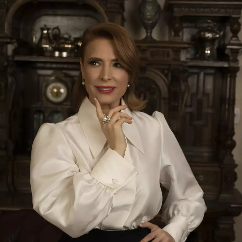 Ce-meserie-a-avut-Monica-Davidescu-inainte-de-a-fi-actrita-4