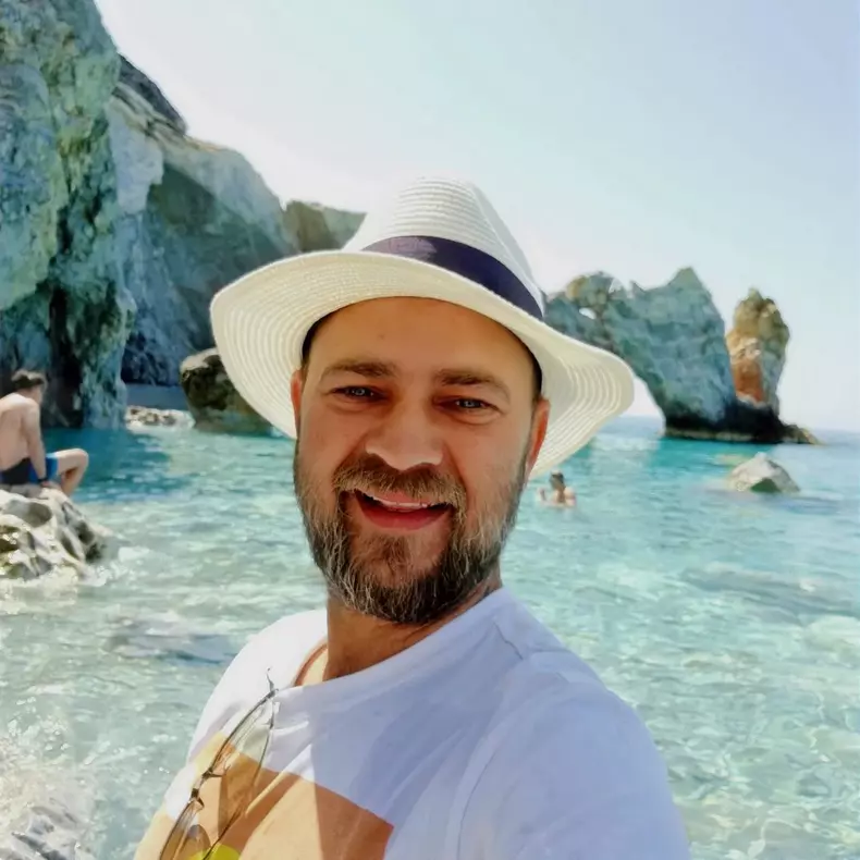 Cosmin-Selesi-refuza-categoric-sa-mearga-la-mare-in-Romania.-De-ce-prefera-Grecia-4