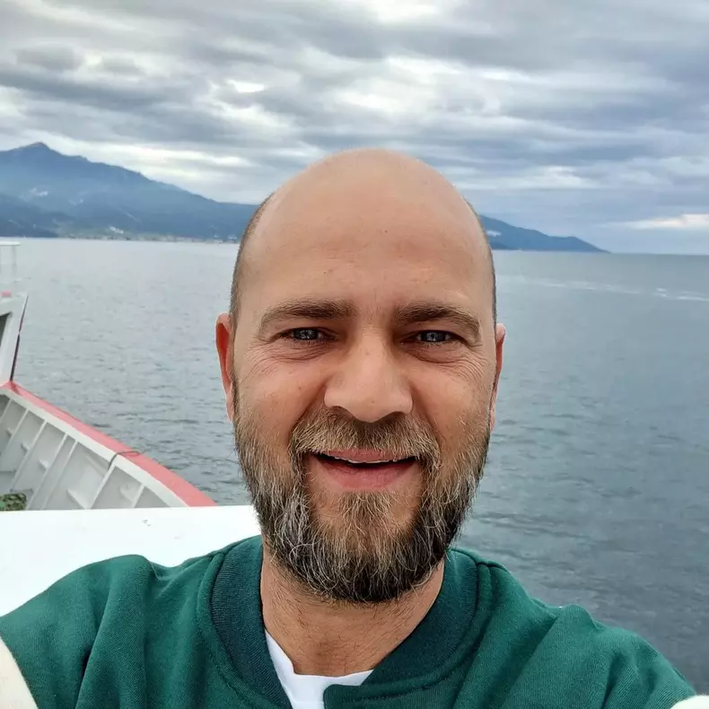 Cosmin-Selesi-refuza-categoric-sa-mearga-la-mare-in-Romania.-De-ce-prefera-Grecia-5