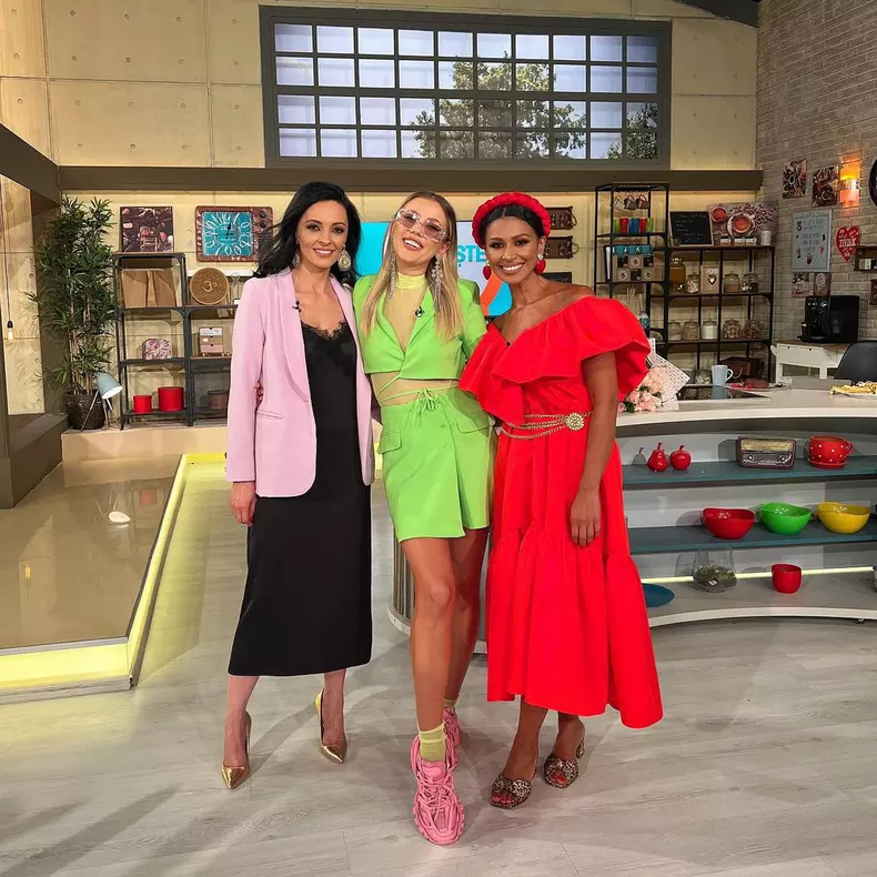 Emily Burghelea, despre cum a ajuns să prezinte „Vorbește lumea”. Ce sfaturi inedite a primit de la Shurubel și Bogdan Ciudoiu