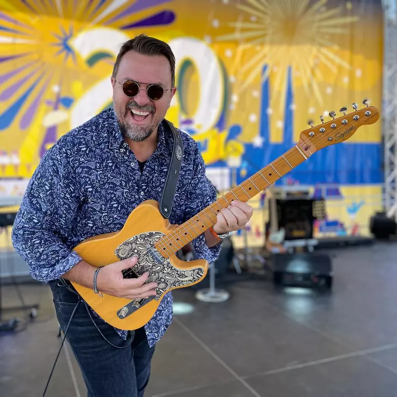 Fotografie de colecție cu Horia Brenciu și familia lui. Reacția fanilor artistului