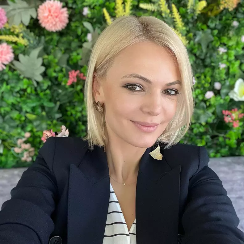 Lavinia-Petrea-a-implinit-varsta-de-40-de-ani-2