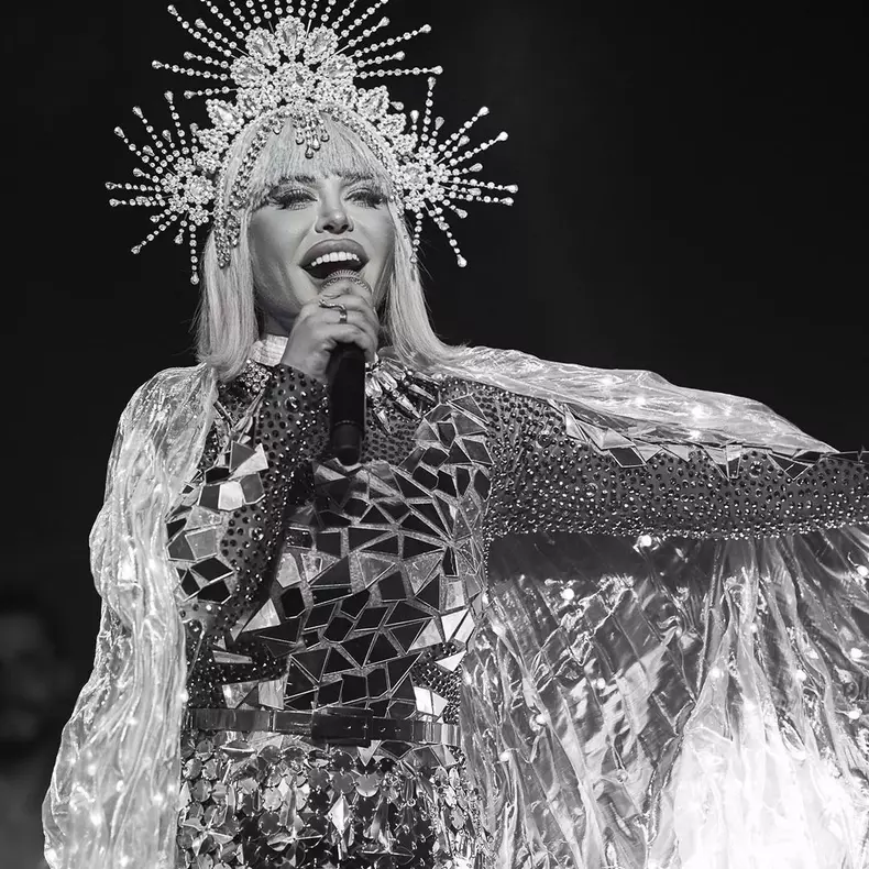 Loredana-Groza-transformare-in-Lady-Gaga-3