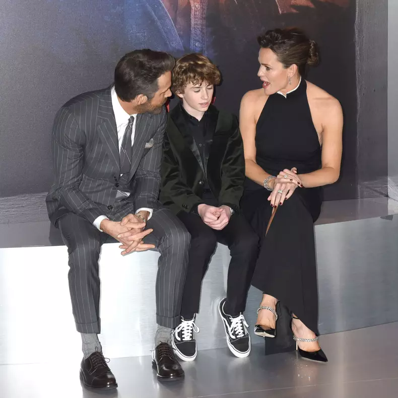 Ce făcea Jennifer Garner în timp ce Ben Affleck se căsătorea cu Jennifer Lopez în Las Vegas. Cum a fost surprinsă actrița