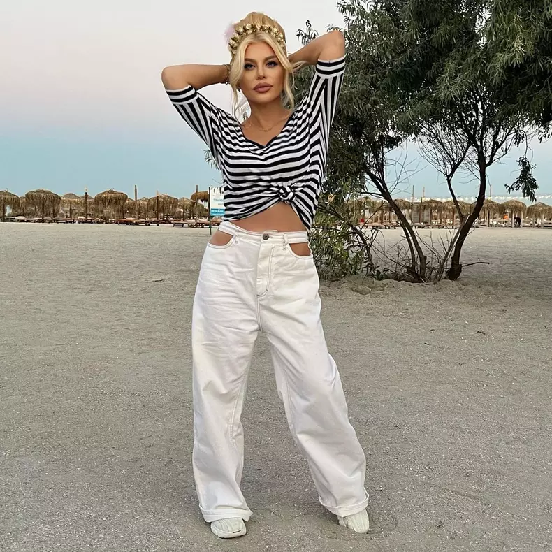 Loredana-Groza-a-pozat-fara-lengerie-intima-pe-Internet-5