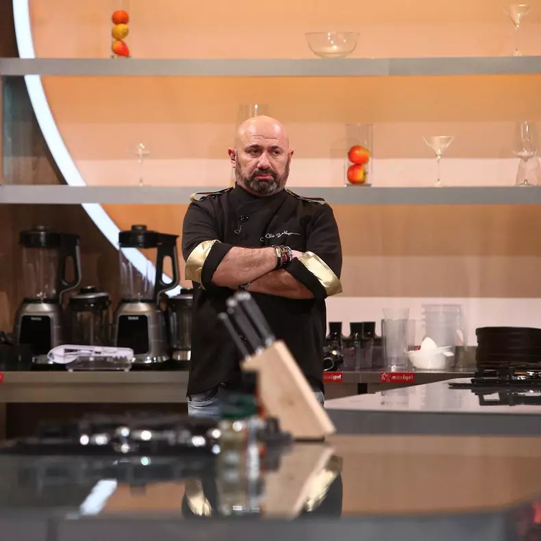 cine-este-concurentul-eliminat-de-la-chefi-la-cutite-31-octombrie-2022.-nu-mai-merg-in-bucatarie-ca-mi-e-rusine-2