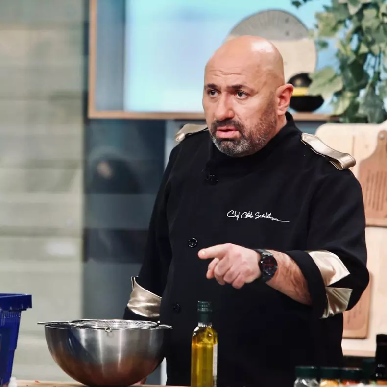 cine-este-concurentul-eliminat-de-la-chefi-la-cutite-31-octombrie-2022.-nu-mai-merg-in-bucatarie-ca-mi-e-rusine-4