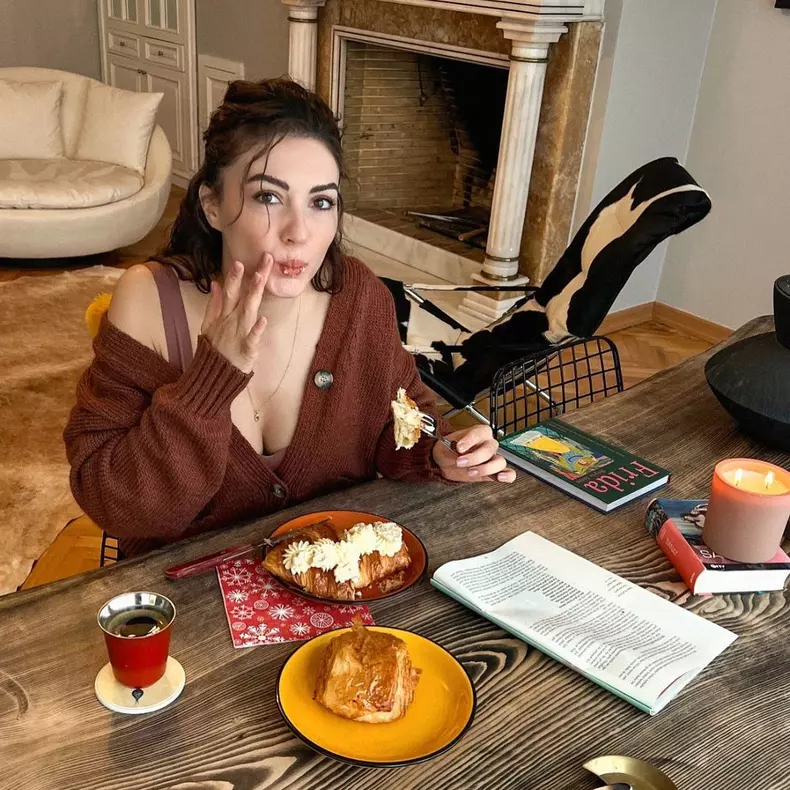 burcuozberk-317219060_117663437674556_8652696190388280367_n