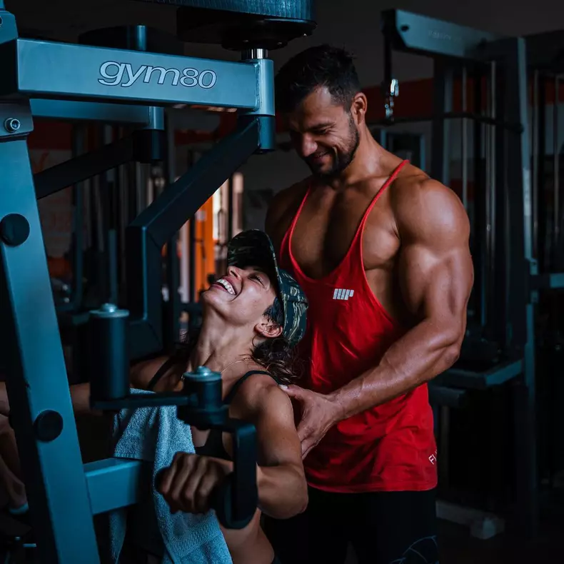 Cum arată logodnica lui Remus Boroiu. Tânăra are o carieră în online