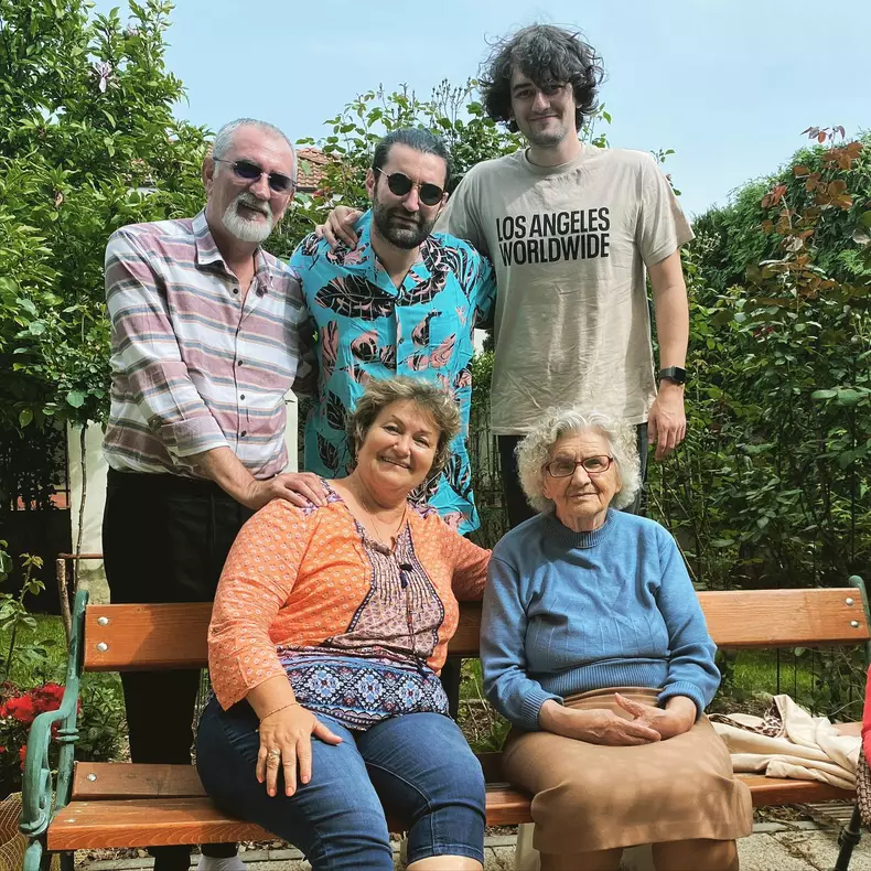 fratele-lui-smiley-filip-maria-s-a-casatorit-4