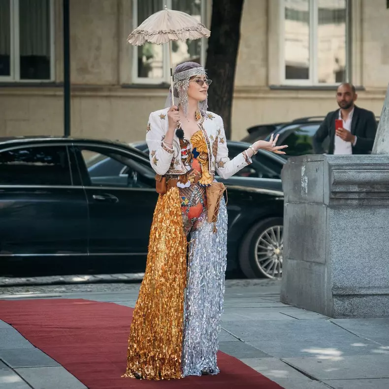 iulia-albu-asia-250869895_591453395233085_7469805193120067338_n