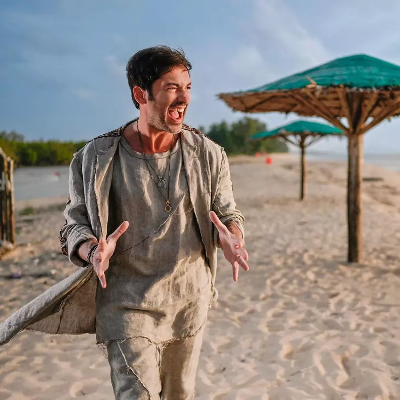 radu-vlacan-insula-iubirii-1