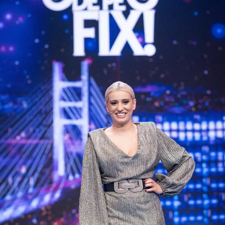 anisia-gafton-sariti-de-pe-fix-2