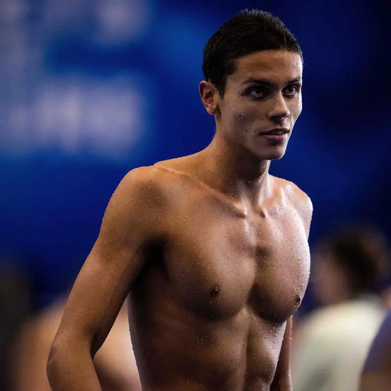 Cine transmite azi finala probei de 200 de metri liber de la Campionatele Mondiale de înot. David Popovici, favoritul probei
