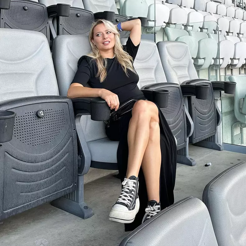 Laura Cosoi şi Cosmin Curticăpean, 8 ani de la nuntă