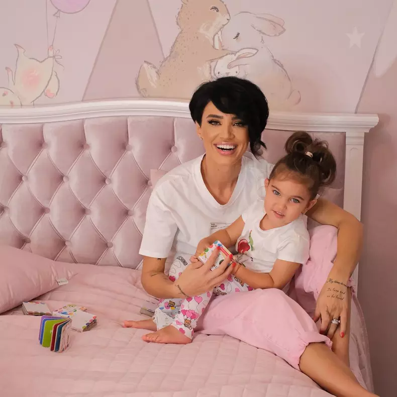 Adelina Pestrițu și fiica ei Zenaida Maria