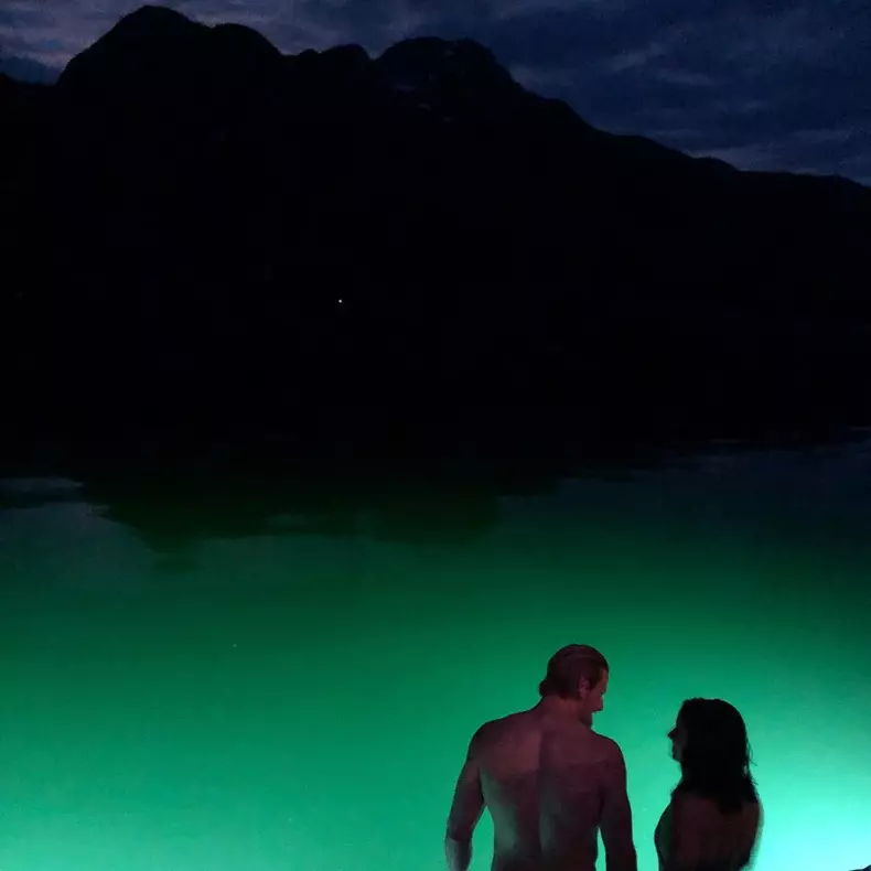 Alexander Ludwig și Lauren Dear